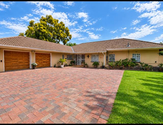 3 BEDROOM HOUSE FOR SALE IN THREE RIVERS EAST